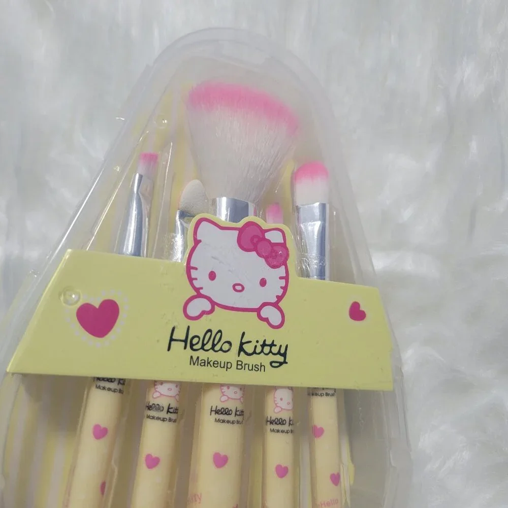 Hello Kitty Makeup Brush Set